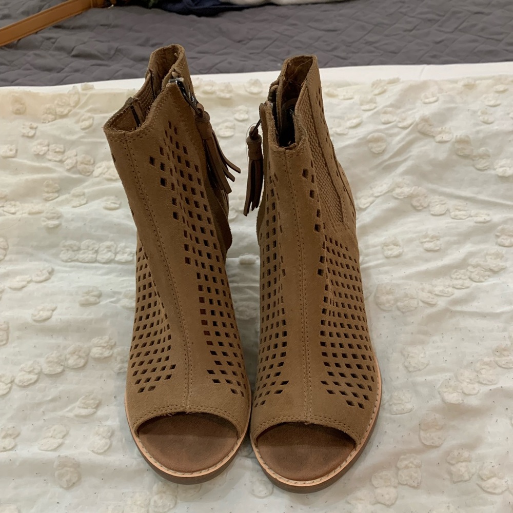 Tom’s Peep Toe Booties